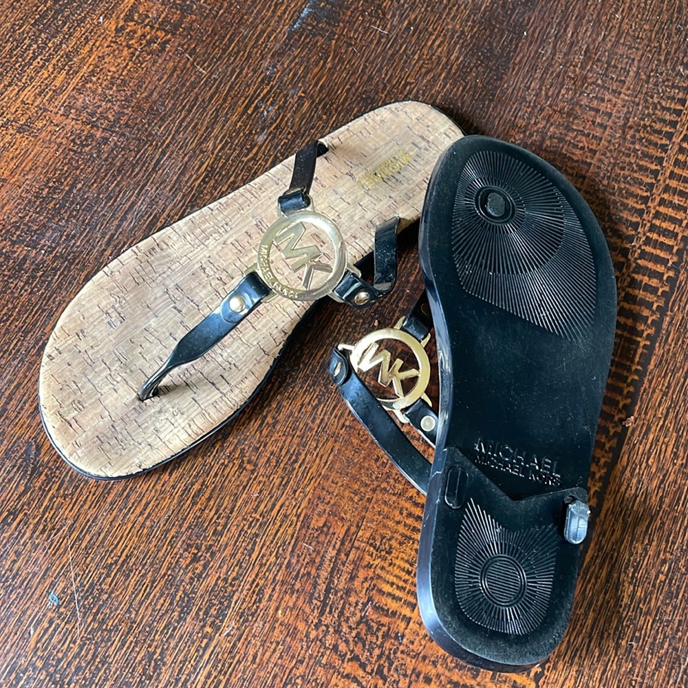 Michael Kors Cork Black Gold Metal Flip Flop Size 8